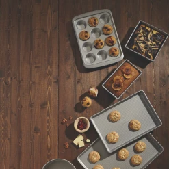 Paderno Professional Square Pan, 8-in | Moule à Gâteau Carré Professionelle, 8 Po Bakeware