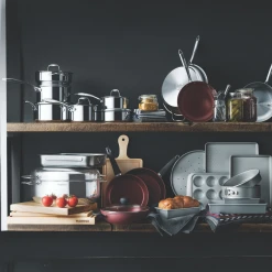 Paderno Professional Square Pan, 8-in | Moule à Gâteau Carré Professionelle, 8 Po Bakeware