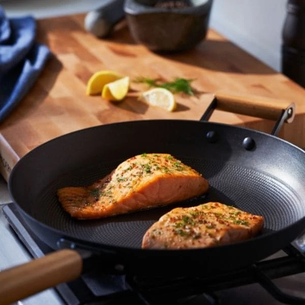 CT_HoneycombFrypan_32CMCST_1429869-1x1-1.jpg Paderno Cookware Classic Non-Stick Cast Iron Frypan, 32 Cm