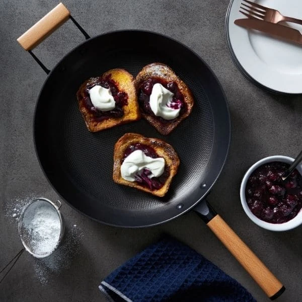 CT_HoneycombFrypan_32CMCST_1429869_Social-1x1_8a120197-f543-4dd6-9f03-ce7d0ebfce47.jpg Paderno Cookware Classic Non-Stick Cast Iron Frypan, 32 Cm