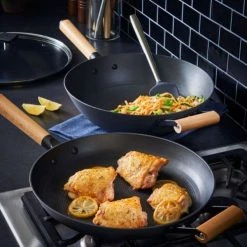 Paderno Cookware Classic Non-Stick Cast Iron Frypan, 32 Cm 6 Paderno Cookware Classic Non-Stick Cast Iron Frypan, 32 Cm