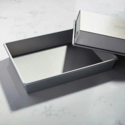 Paderno Professional Oblong Pan, 9 X 13-in | Casserole Oblongue Professionelle, 9 X 13 Po Bakeware