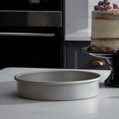 Paderno Bakeware Professional Round Cake Pan, 9-in | Moule à Gâteau Rond Professionelle, 9 Po