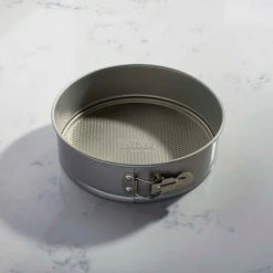 Paderno Professional Springform Pan, 9-in | Moule à Charnière Professionelle, 9 Po